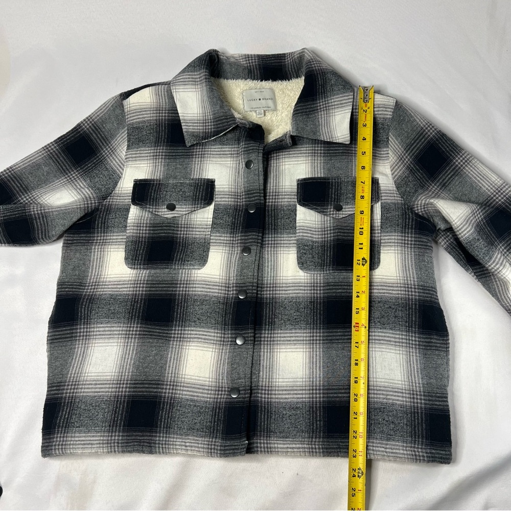 Lucky Brand Fleece Lined Black and White Plaid Shacket Shirt Crop Length Size L - Picture 4 of 8